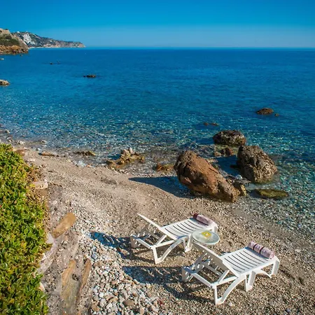The Spot On The Beach By Fiona Apartment *